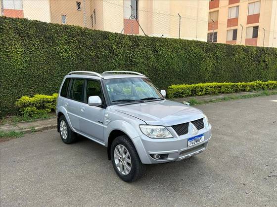 MITSUBISHI PAJERO TR4 2.0 4X4 16V 140CV FLEX 4P AUTOMÁTICO MITSUBISHI PAJERO TR4 2.0 4X4 16V 140CV FLEX 4P AUTOMÁTICO
